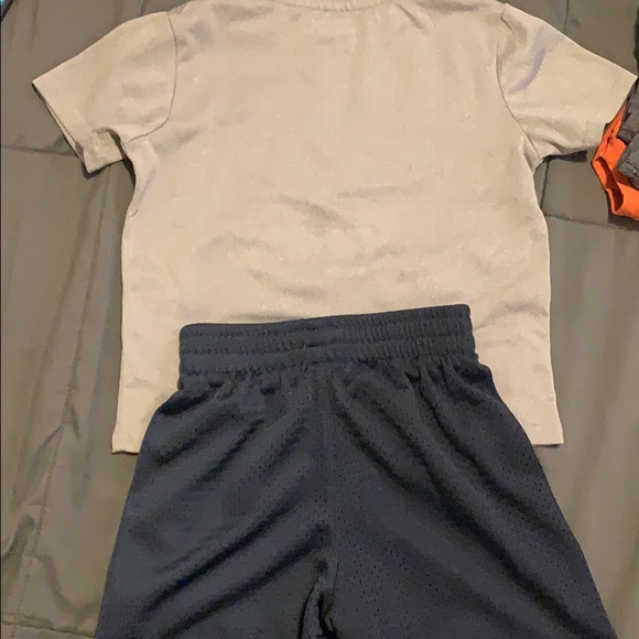 Champion - Picture 4 of 4